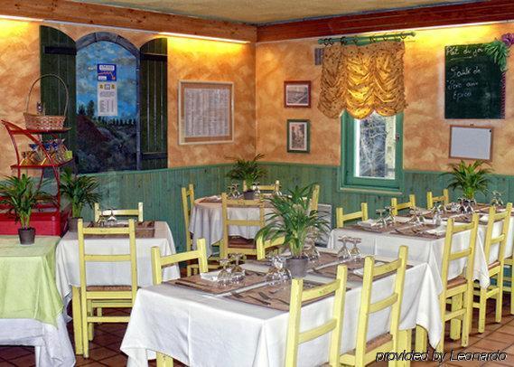 Contact Hotel Restaurant La Chaumiere Entre Orgeval Et Flins A13 Sortie 8 レ・ミュロー レストラン 写真