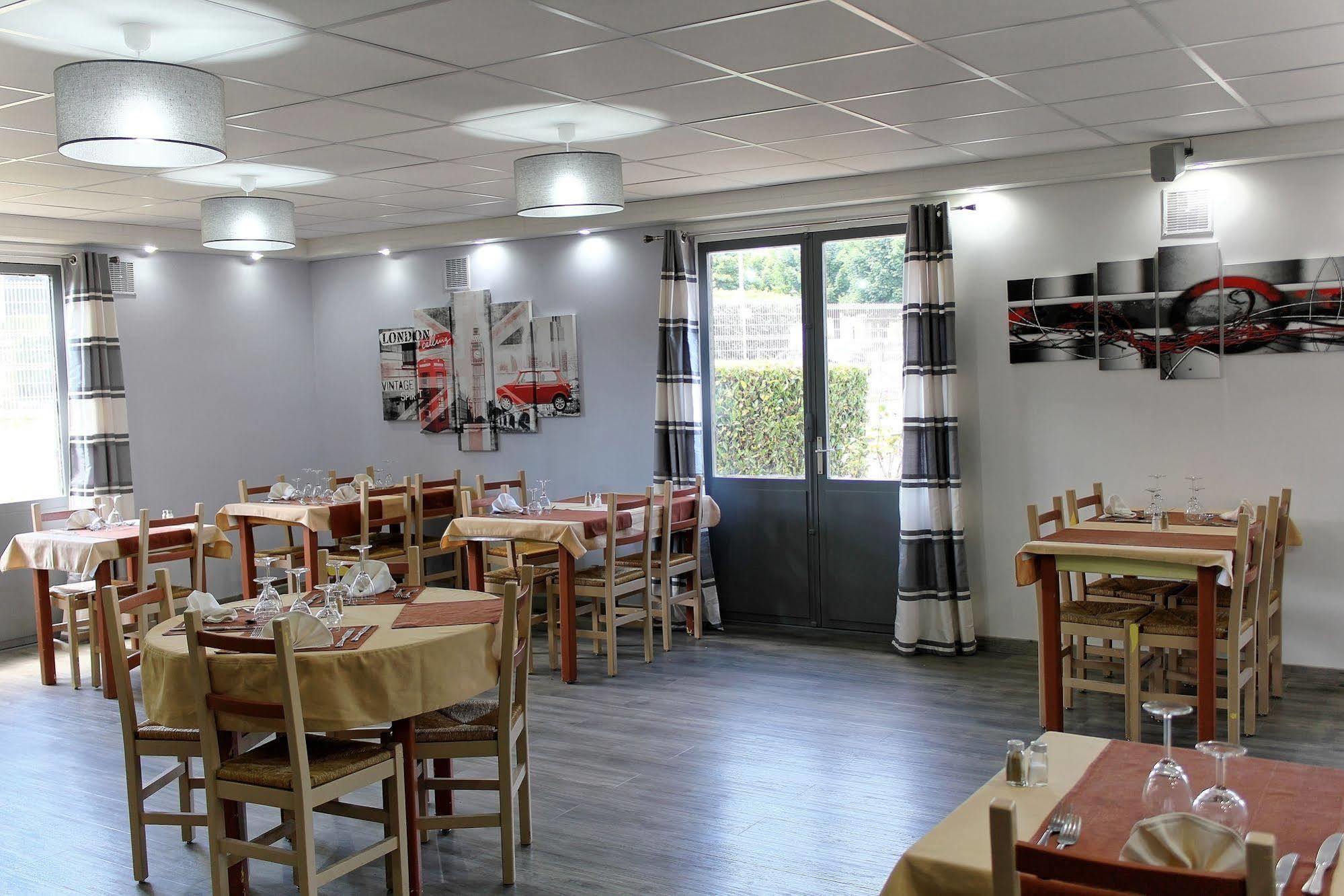 Contact Hotel Restaurant La Chaumiere Entre Orgeval Et Flins A13 Sortie 8 レ・ミュロー エクステリア 写真